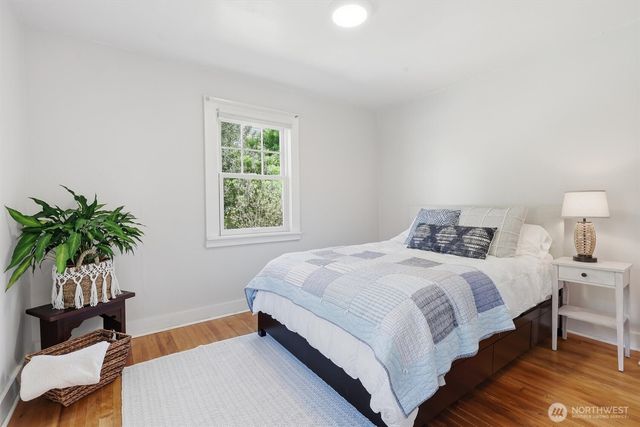 4725 SW Graham St, Seattle, WA 98136