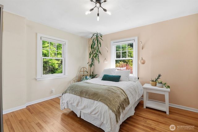 4725 SW Graham St, Seattle, WA 98136