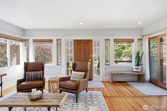 4725 SW Graham St, Seattle, WA 98136