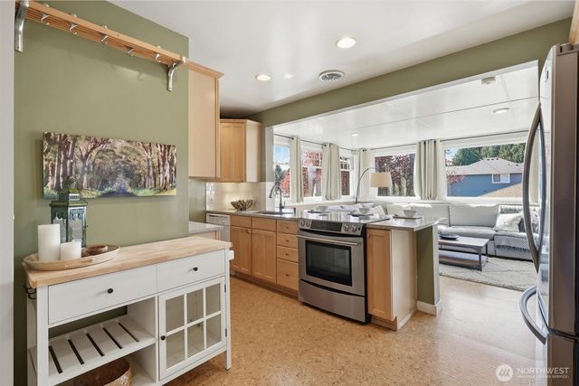 4725 SW Graham St, Seattle, WA 98136