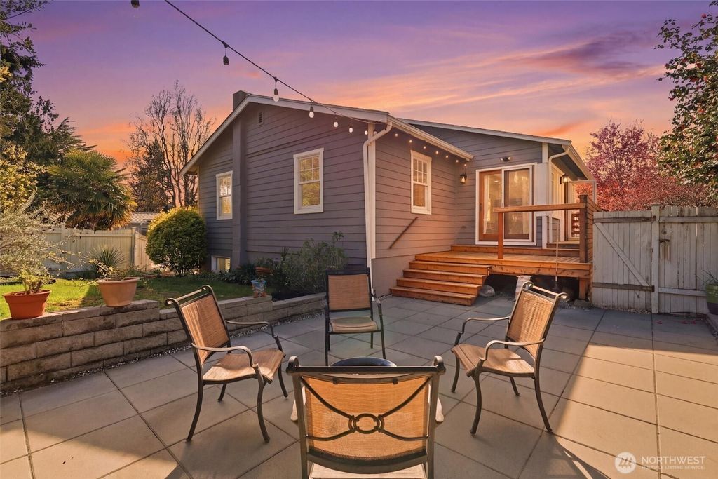 4725 SW Graham St, Seattle, WA 98136