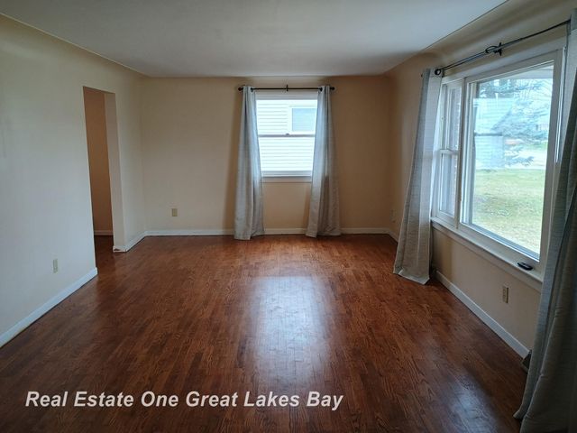 4335 S Wayside Drive, Saginaw, MI 48603