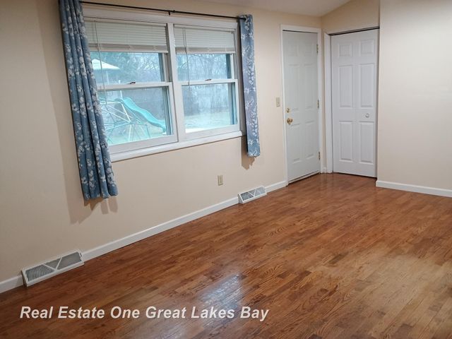 4335 S Wayside Drive, Saginaw, MI 48603