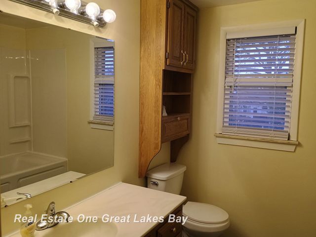 4335 S Wayside Drive, Saginaw, MI 48603