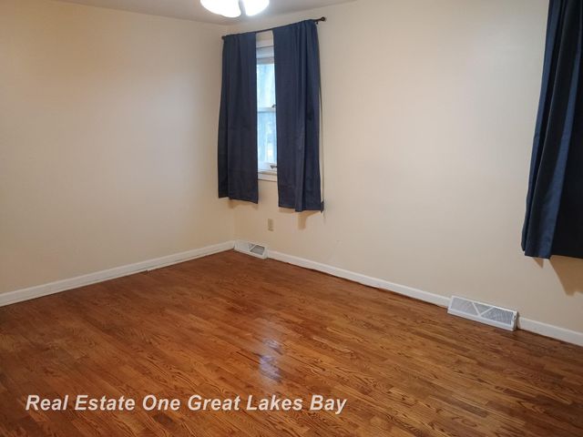4335 S Wayside Drive, Saginaw, MI 48603