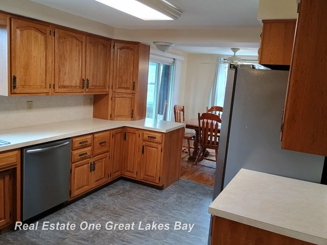 4335 S Wayside Drive, Saginaw, MI 48603