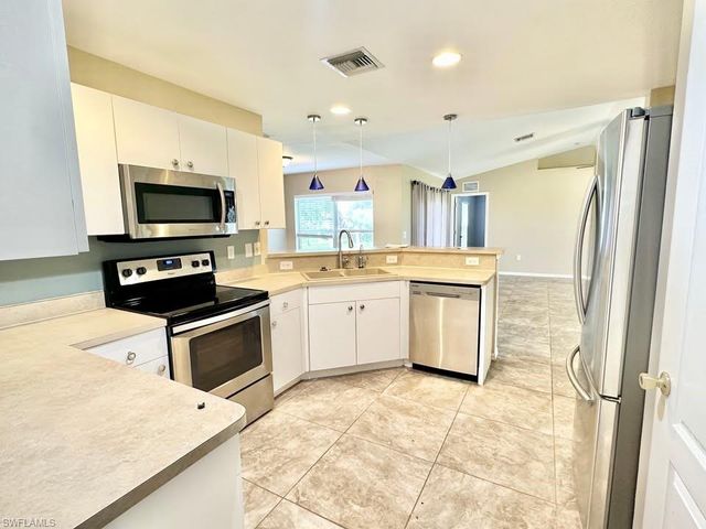 2453 NW 8th TER, Cape Coral, FL 33993