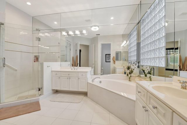 4022 Manchester Lake Drive, Lake Worth, FL 33449