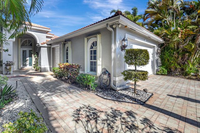 4022 Manchester Lake Drive, Lake Worth, FL 33449