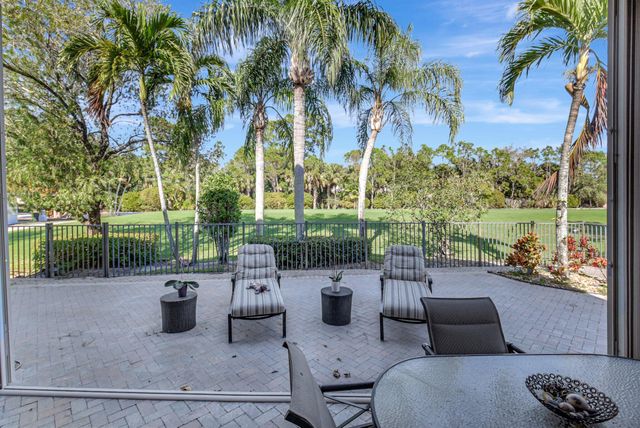 4022 Manchester Lake Drive, Lake Worth, FL 33449