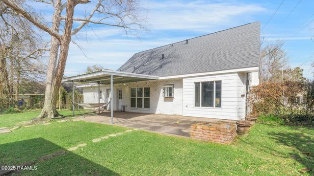 404 Robinhood Circle, Lafayette, LA 70508