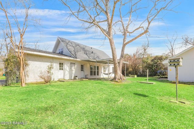 404 Robinhood Circle, Lafayette, LA 70508