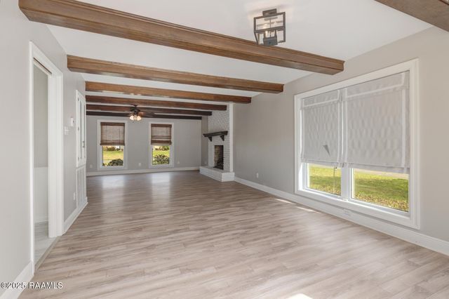 404 Robinhood Circle, Lafayette, LA 70508