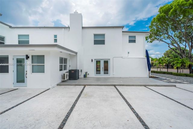 590 SW 23rd Ave, Miami, FL 33135