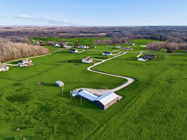 2157 Abiff Rd, Burns, TN 37029