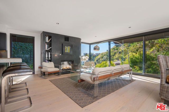 1782 Viewmont Drive, Los Angeles, CA 90069