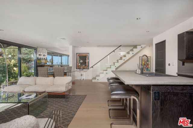 1782 Viewmont Drive, Los Angeles, CA 90069