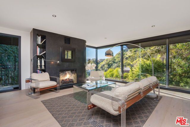 1782 Viewmont Drive, Los Angeles, CA 90069