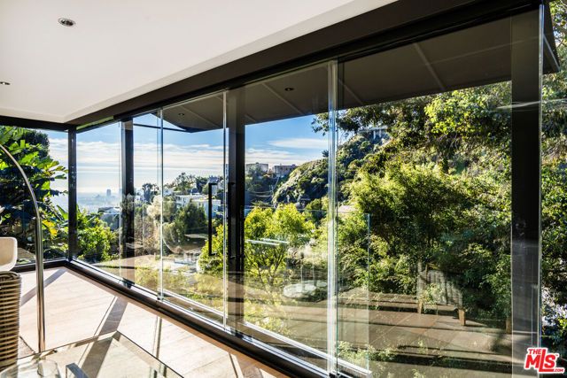 1782 Viewmont Drive, Los Angeles, CA 90069