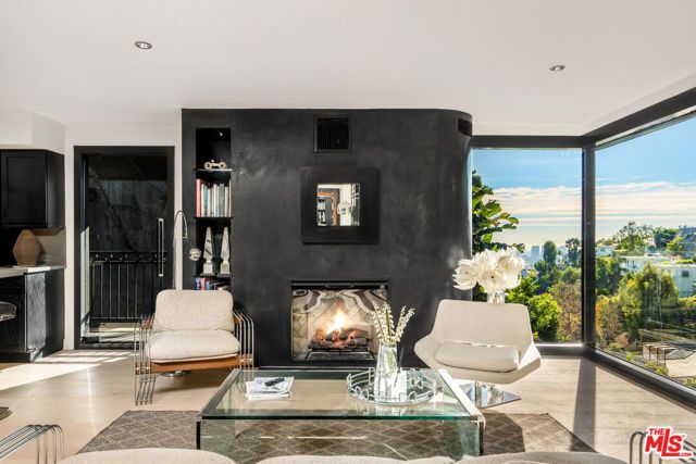 1782 Viewmont Drive, Los Angeles, CA 90069