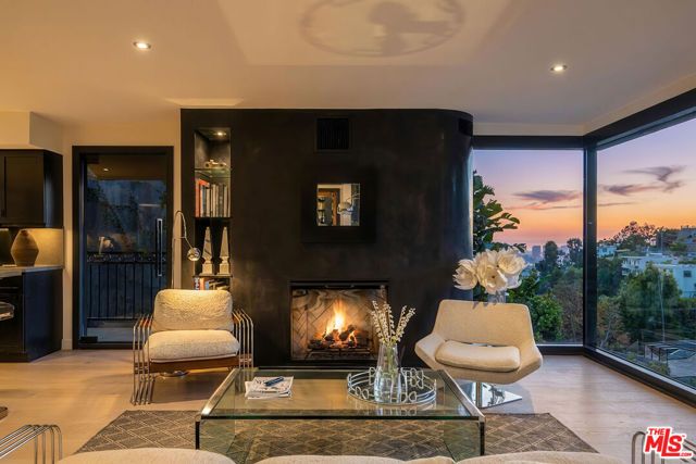 1782 Viewmont Drive, Los Angeles, CA 90069