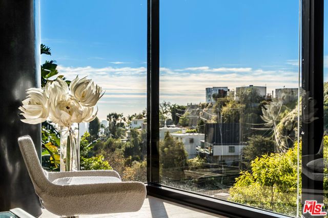 1782 Viewmont Drive, Los Angeles, CA 90069