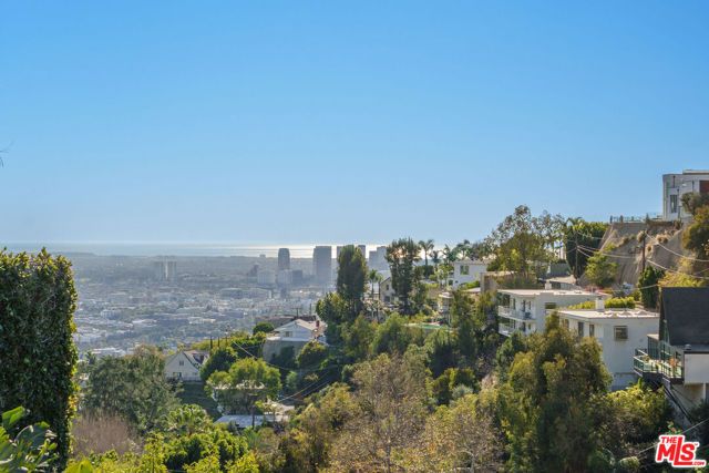 1782 Viewmont Drive, Los Angeles, CA 90069