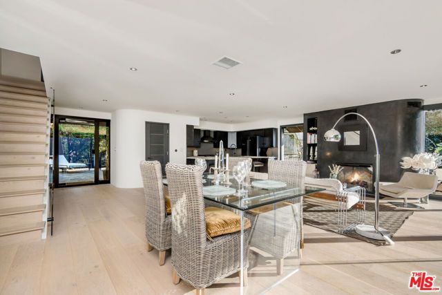 1782 Viewmont Drive, Los Angeles, CA 90069