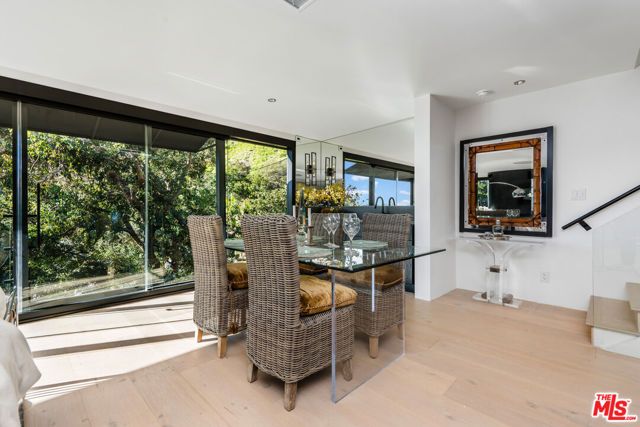 1782 Viewmont Drive, Los Angeles, CA 90069