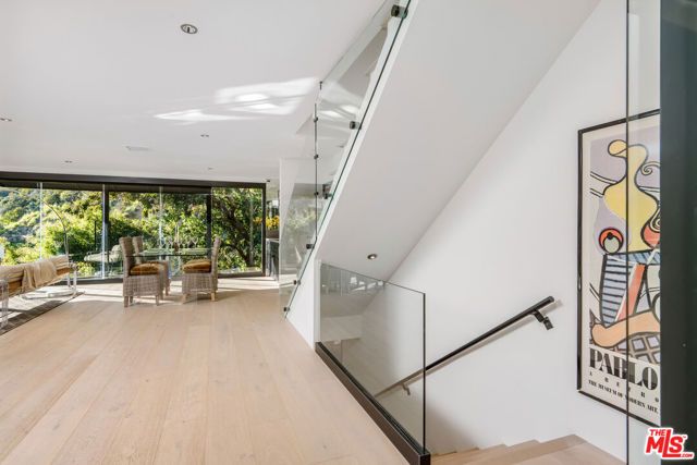 1782 Viewmont Drive, Los Angeles, CA 90069