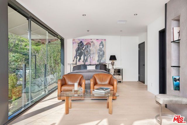 1782 Viewmont Drive, Los Angeles, CA 90069