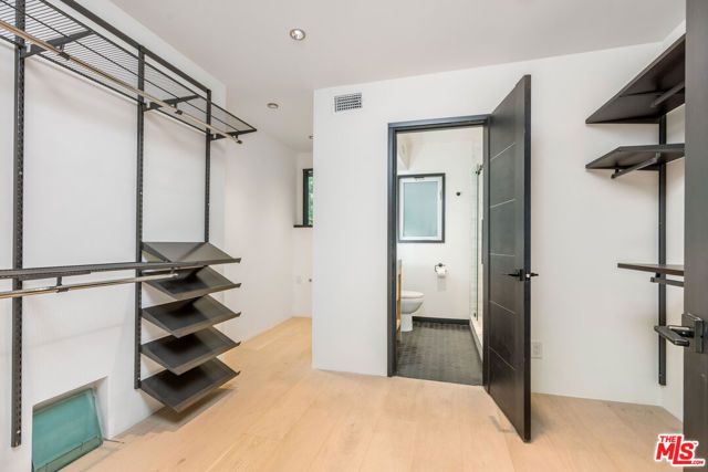 1782 Viewmont Drive, Los Angeles, CA 90069