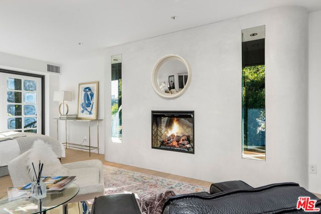 1782 Viewmont Drive, Los Angeles, CA 90069