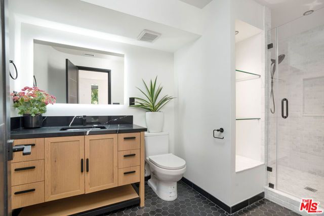 1782 Viewmont Drive, Los Angeles, CA 90069