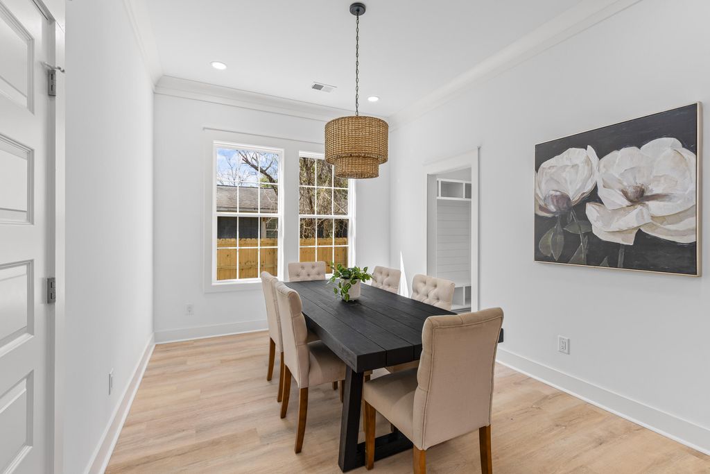 Image 12 of property listing at 1992 Forest Avenue, North Charleston, SC 29405