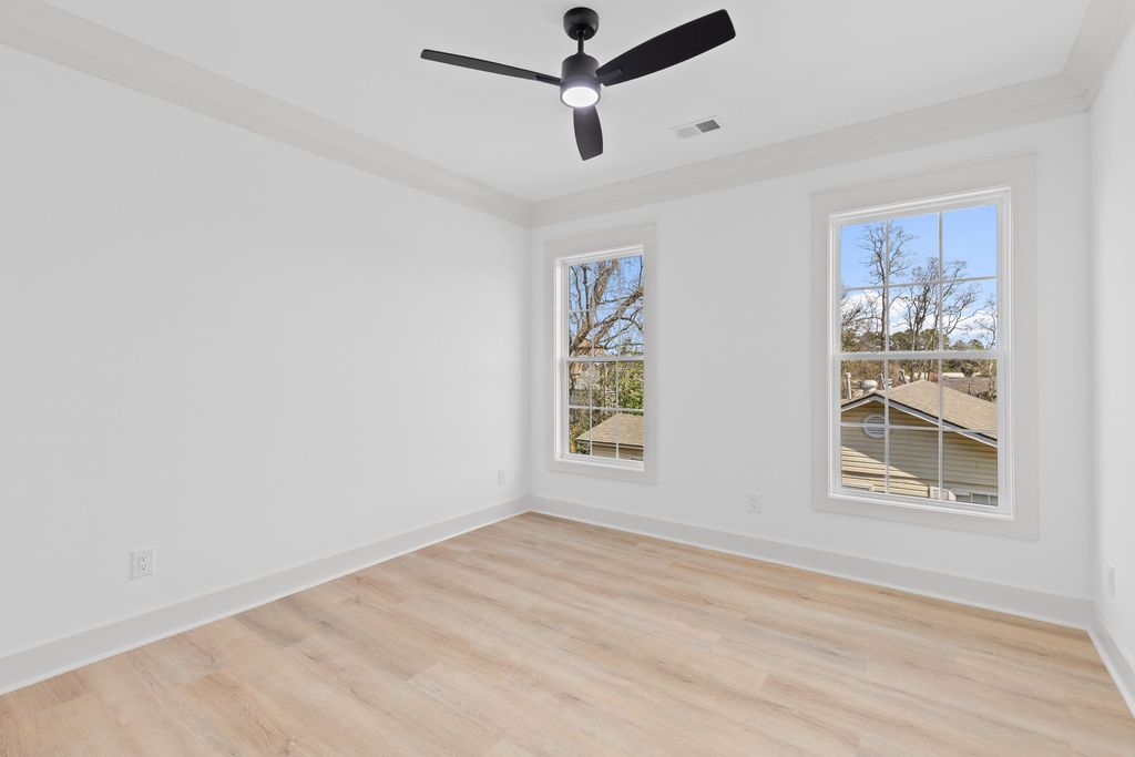 Image 23 of property listing at 1992 Forest Avenue, North Charleston, SC 29405