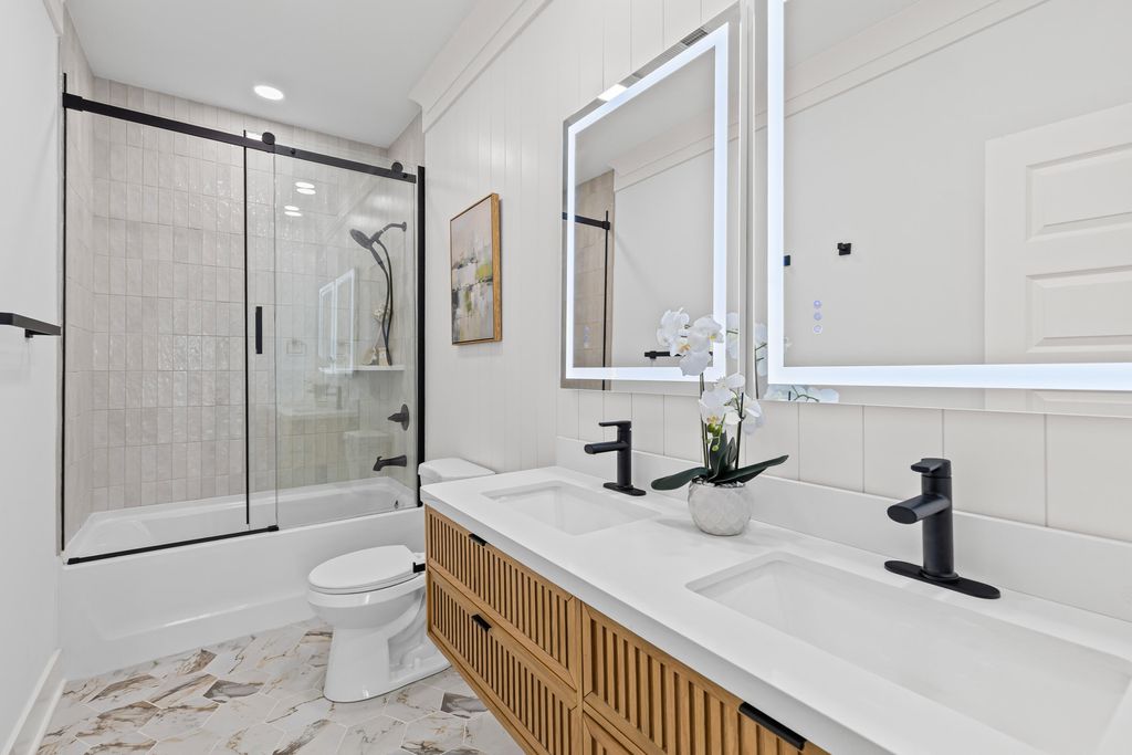 Image 26 of property listing at 1992 Forest Avenue, North Charleston, SC 29405