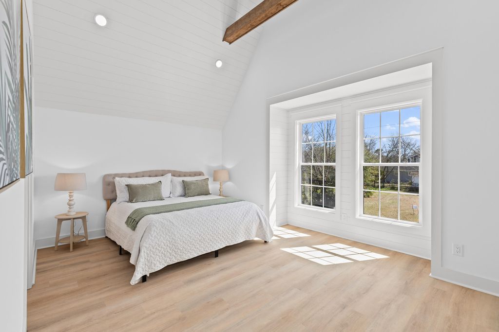 Image 28 of property listing at 1992 Forest Avenue, North Charleston, SC 29405