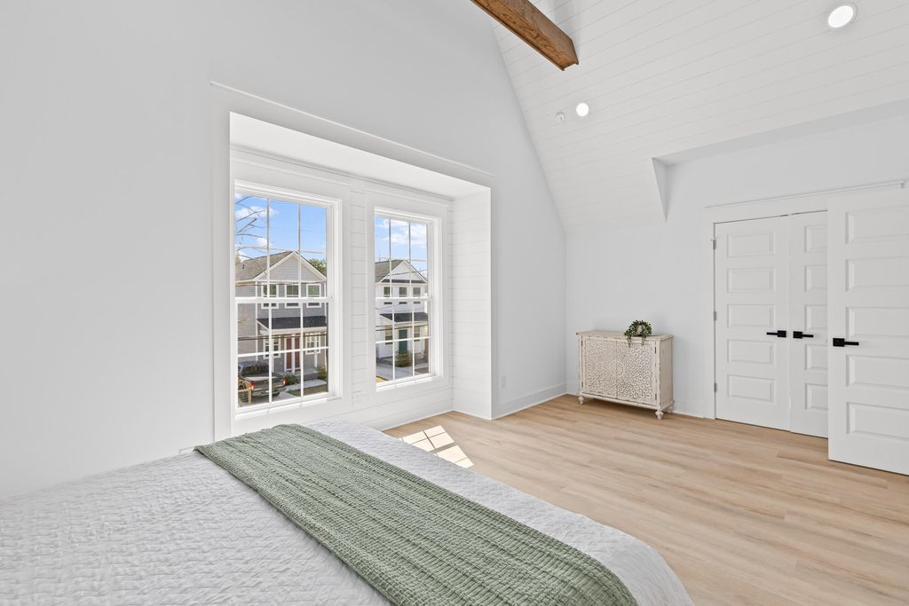 Image 30 of property listing at 1992 Forest Avenue, North Charleston, SC 29405