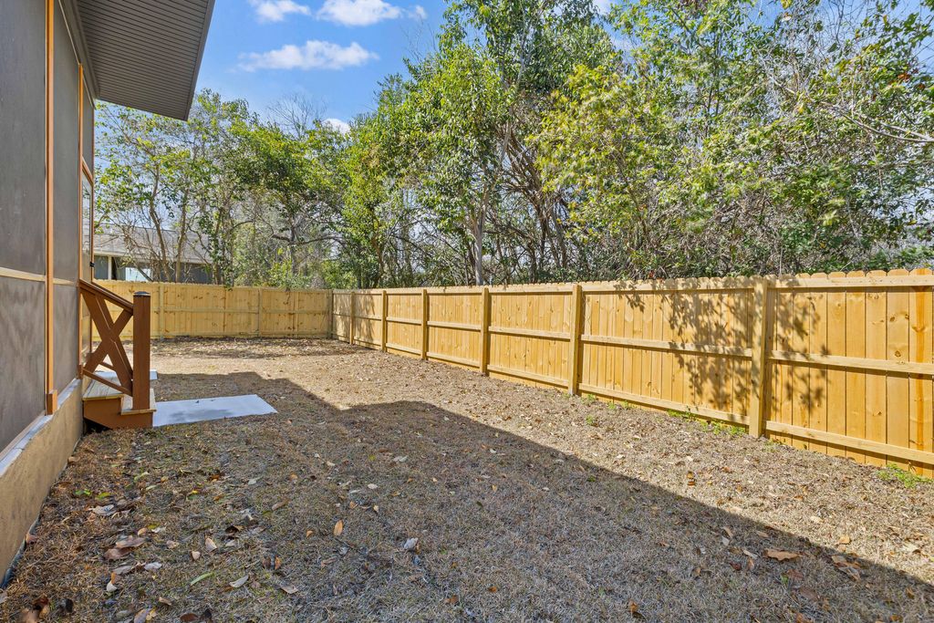 Image 37 of property listing at 1992 Forest Avenue, North Charleston, SC 29405