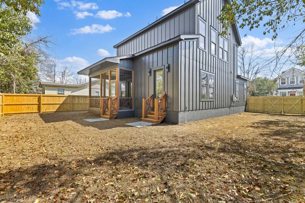 Image 39 of property listing at 1992 Forest Avenue, North Charleston, SC 29405