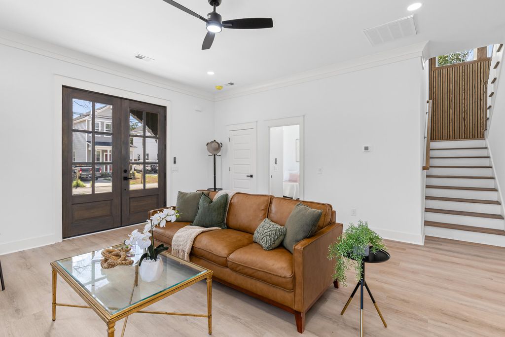 Image 6 of property listing at 1992 Forest Avenue, North Charleston, SC 29405