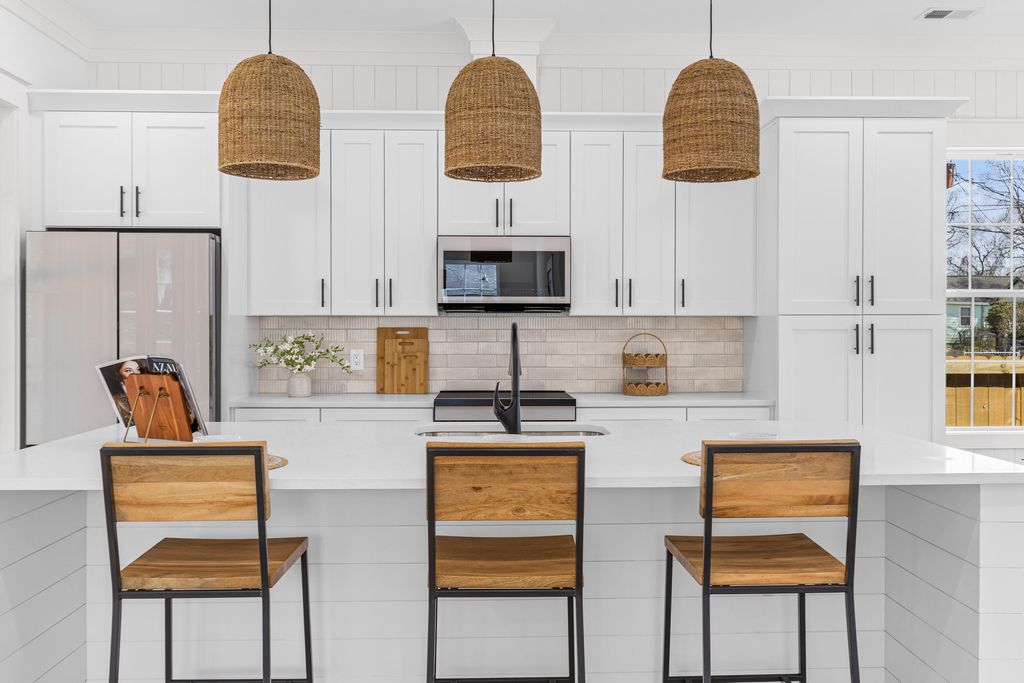 Image 9 of property listing at 1992 Forest Avenue, North Charleston, SC 29405