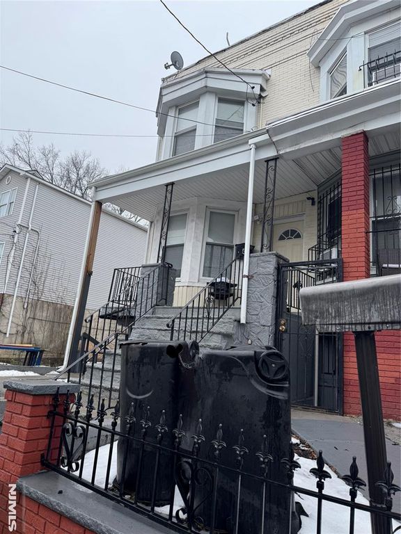 7 street 7th, Newark, NJ 07107