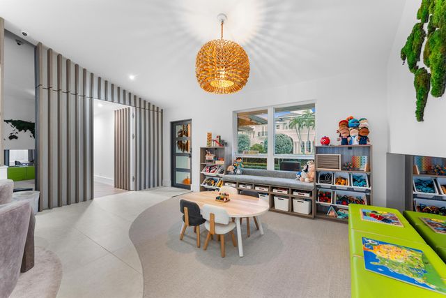 941 Iris Drive, Delray Beach, FL 33483