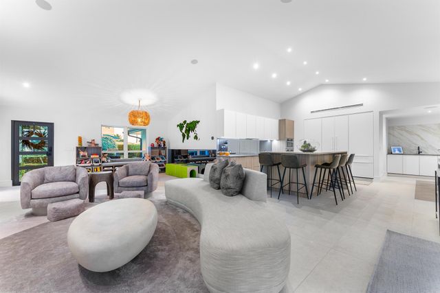 941 Iris Drive, Delray Beach, FL 33483