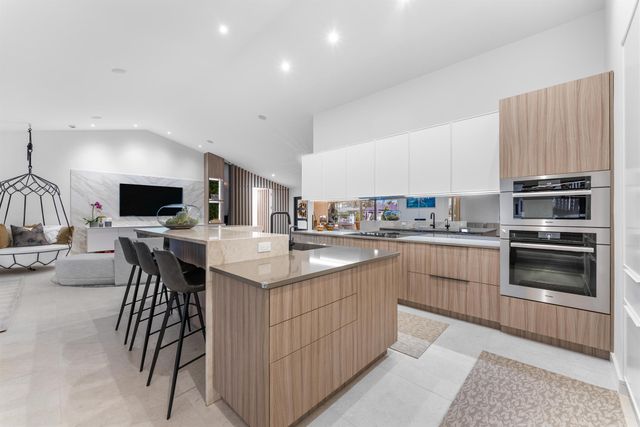 941 Iris Drive, Delray Beach, FL 33483