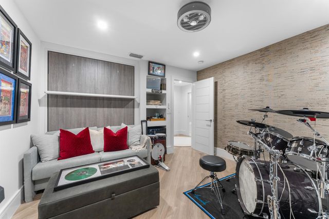 941 Iris Drive, Delray Beach, FL 33483