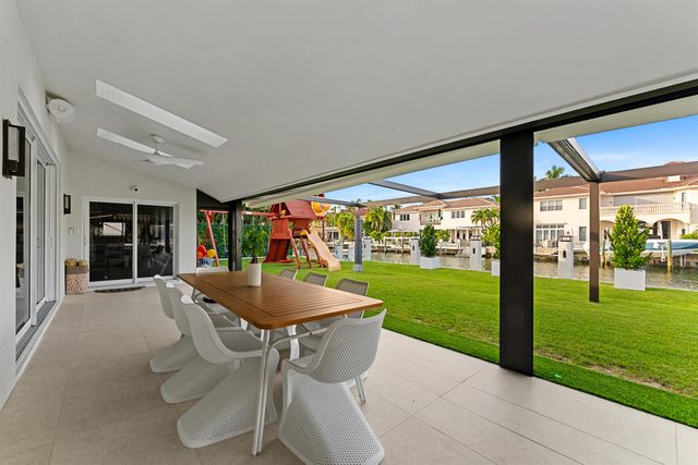 941 Iris Drive, Delray Beach, FL 33483