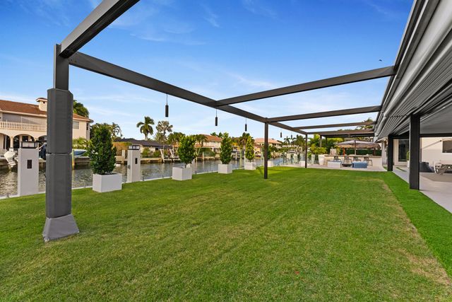 941 Iris Drive, Delray Beach, FL 33483